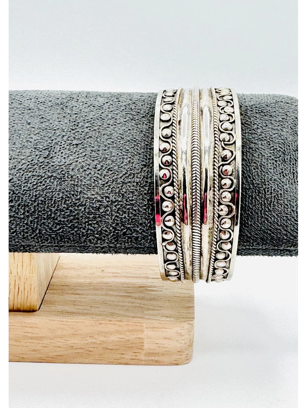 Vintage FAS mans sterling silver stamp dot pattern design rope down center cuff